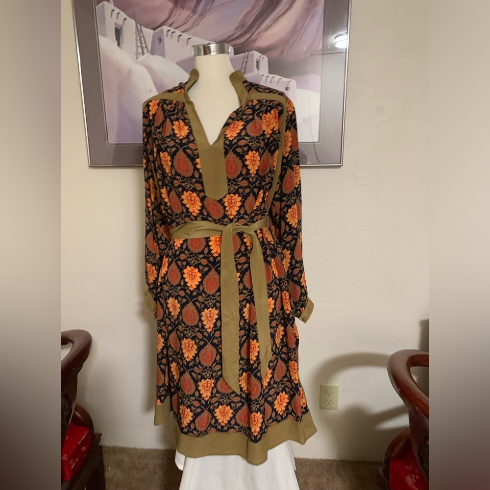 Chasing unicorns silk dress size small in pristine condition